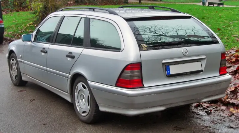 Mercedes-Benz C-Serisi - 2