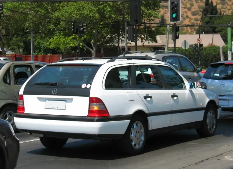 Mercedes-Benz C-Serisi - 2