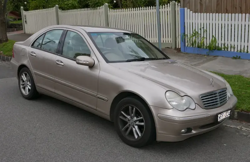 Mercedes-Benz C-Serisi - 4
