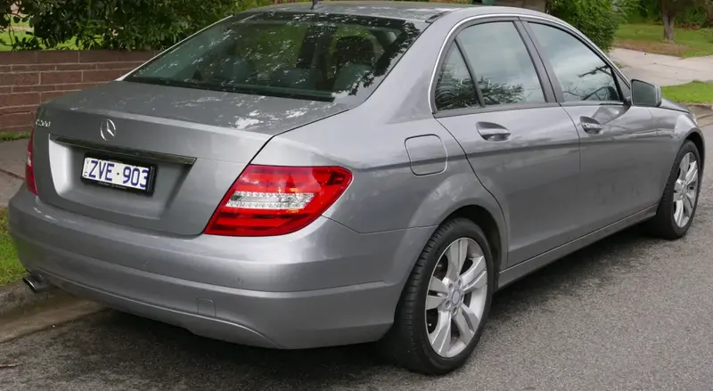 Mercedes-Benz C-Serisi - 2