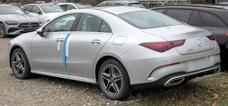Mercedes-Benz CLA - 4