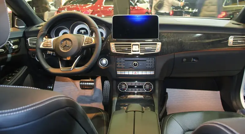 Mercedes-Benz CLS - 4