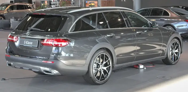 Mercedes-Benz E-Serisi - 2