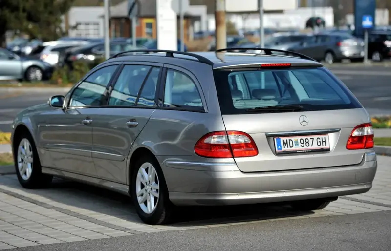 Mercedes-Benz E-Serisi - 3