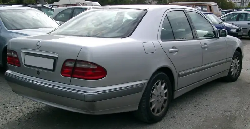 Mercedes-Benz E-Serisi - 2