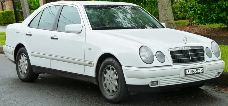 Mercedes-Benz E-Serisi - 3