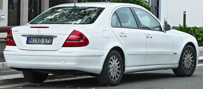 Mercedes-Benz E-Serisi - 2