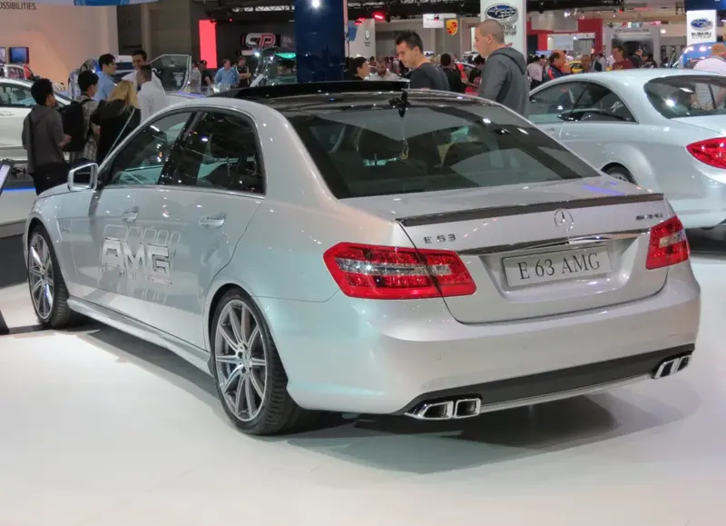 Mercedes-Benz E-Serisi - 2