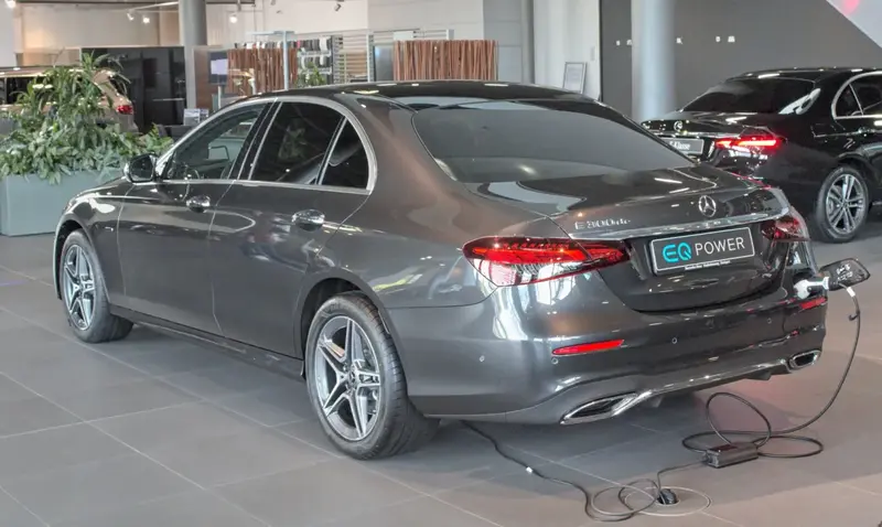 Mercedes-Benz E-Serisi - 4