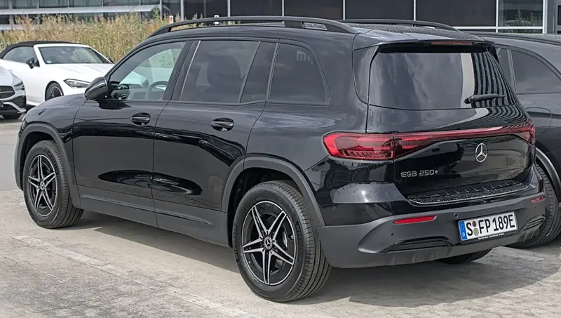 Mercedes-Benz EQB - 4