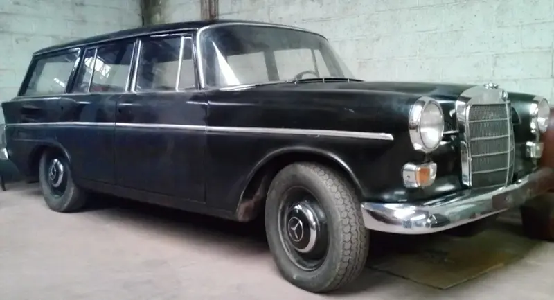 Mercedes-Benz Fintail - 4