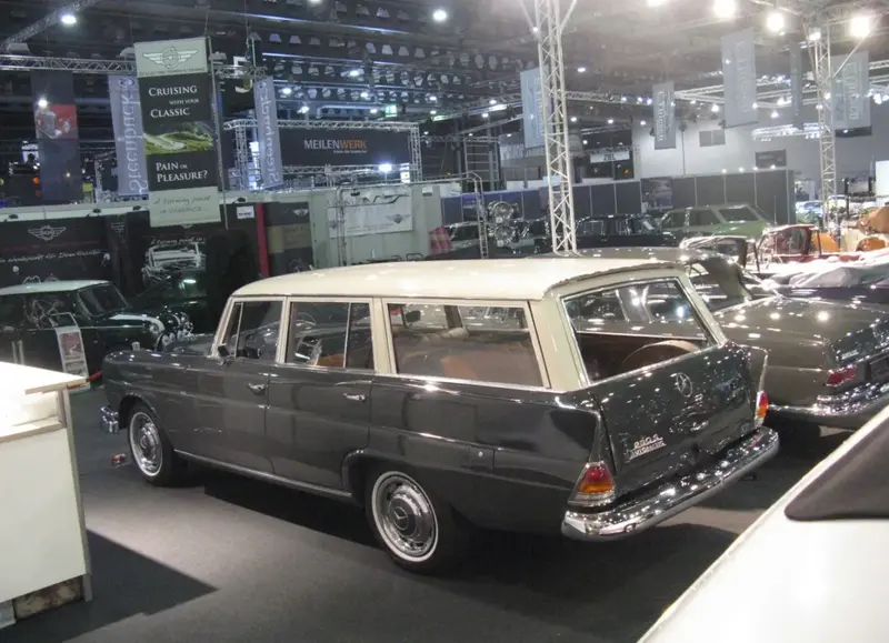 Mercedes-Benz Fintail - 2