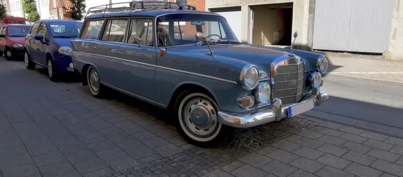 Mercedes-Benz Fintail - 2