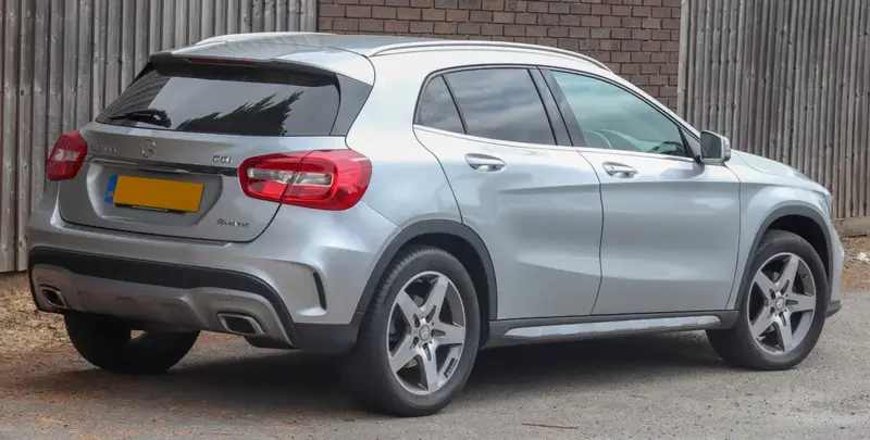 Mercedes-Benz GLA - 4