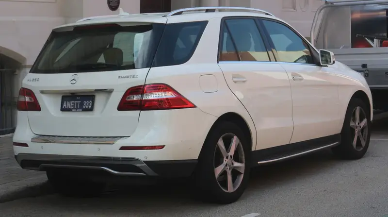 Mercedes-Benz M-Serisi - 2