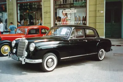 Mercedes-Benz Ponton W105 Sedan