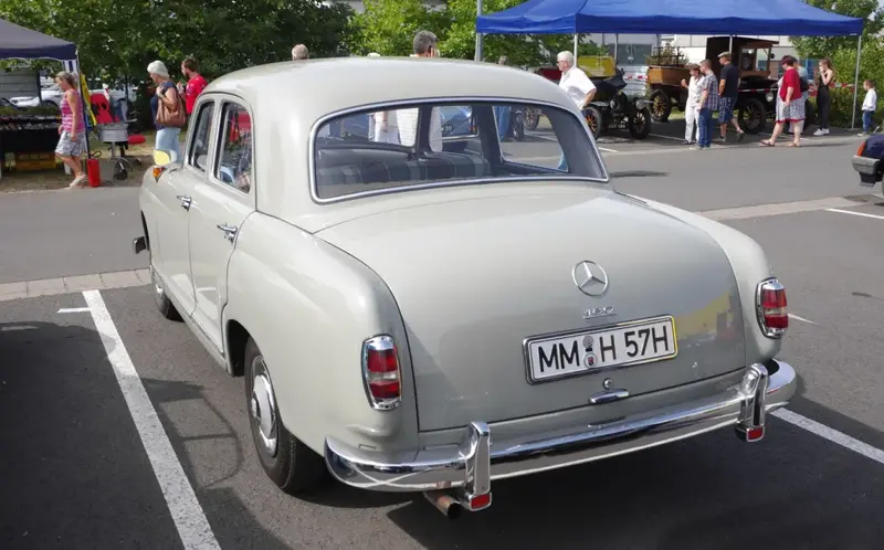 Mercedes-Benz Ponton - 2