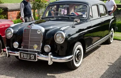 Mercedes-Benz Ponton W128 Sedan