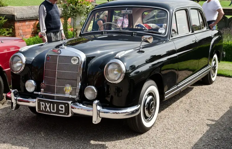 Mercedes-Benz Ponton W128 Sedan