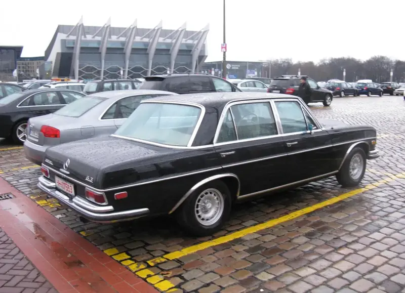 Mercedes-Benz W109 - 4