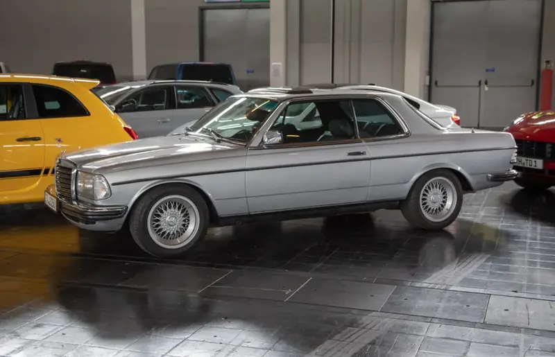 Mercedes-Benz W123 - 2