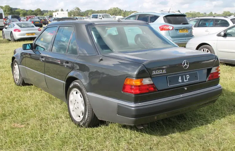 Mercedes-Benz W124 - 2