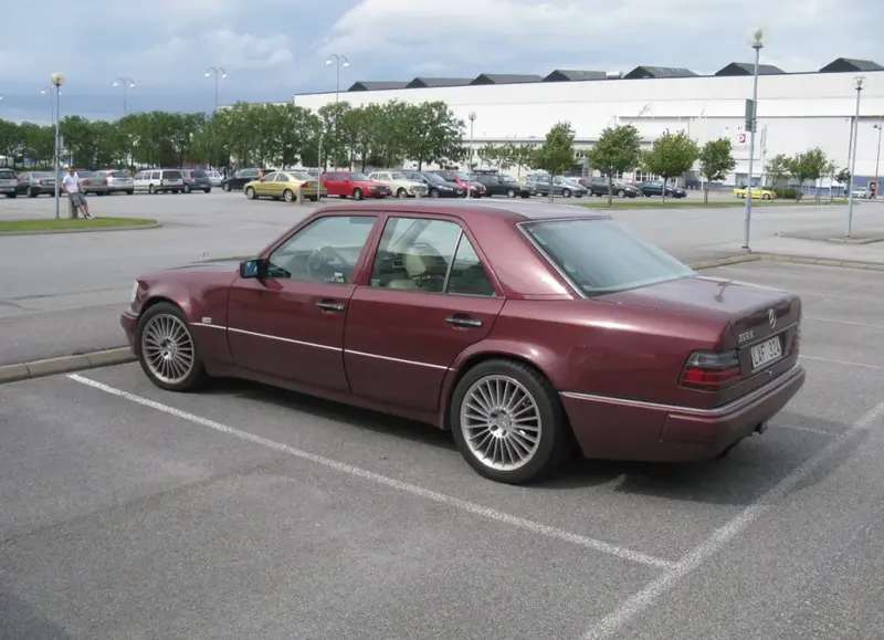 Mercedes-Benz W124 - 4