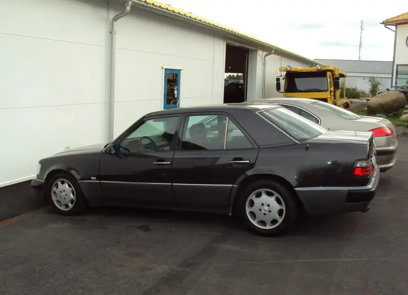 Mercedes-Benz W124 - 6