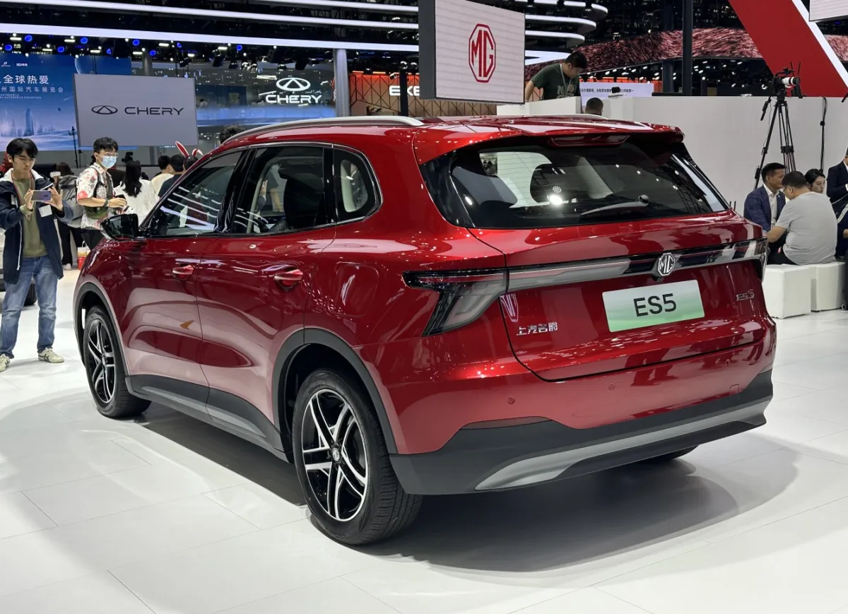 MG ES5 ES5 49.1 kWh (170 bg) Electric - görsel 2