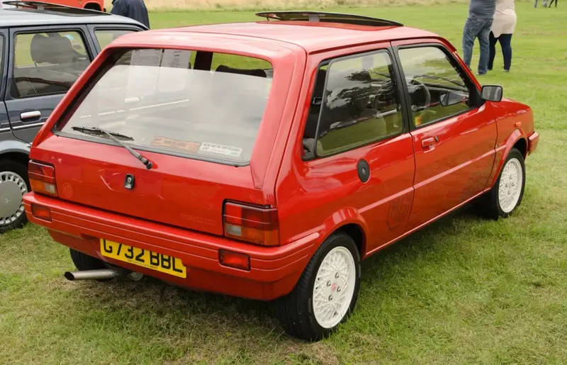 MG Metro Metro Turbo (94 bg) - görsel 2