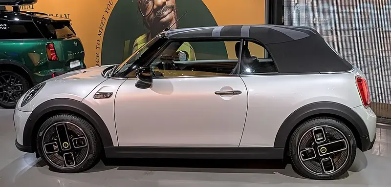 Mini Convertible - 3
