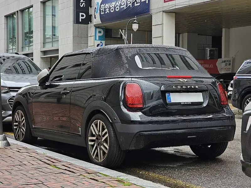 Mini Convertible - 2