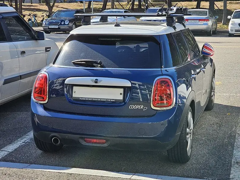 Mini Hatch - 3