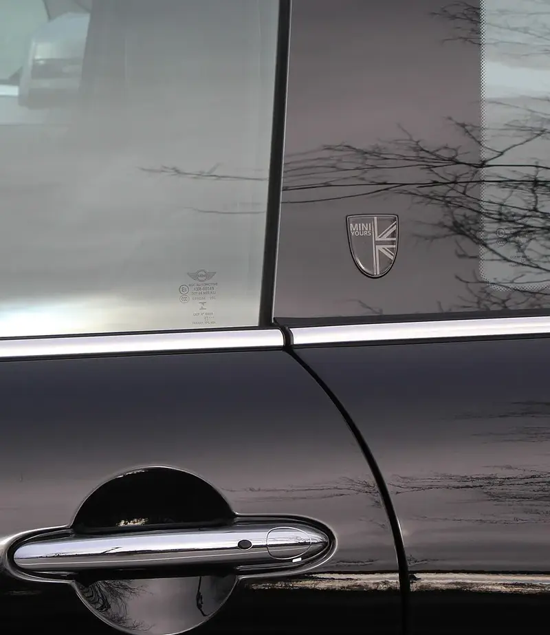 Mini Hatch - 4