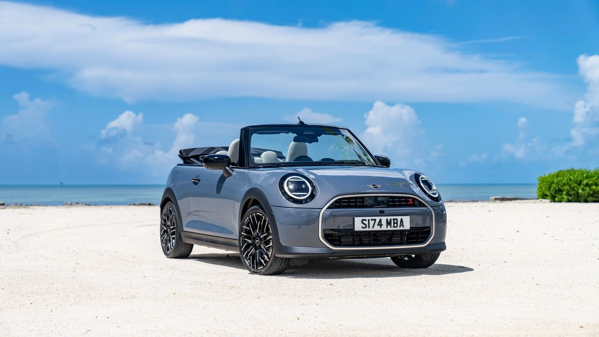 Mini Convertible Convertible (F67)