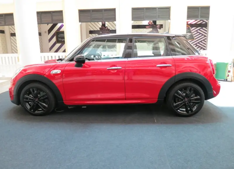 Mini Hatch - 4