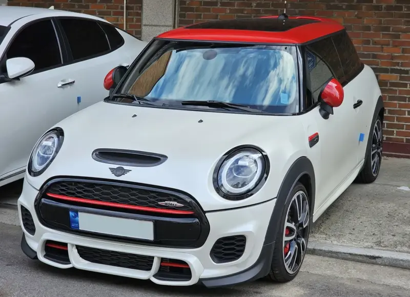 Mini Hatch - 2