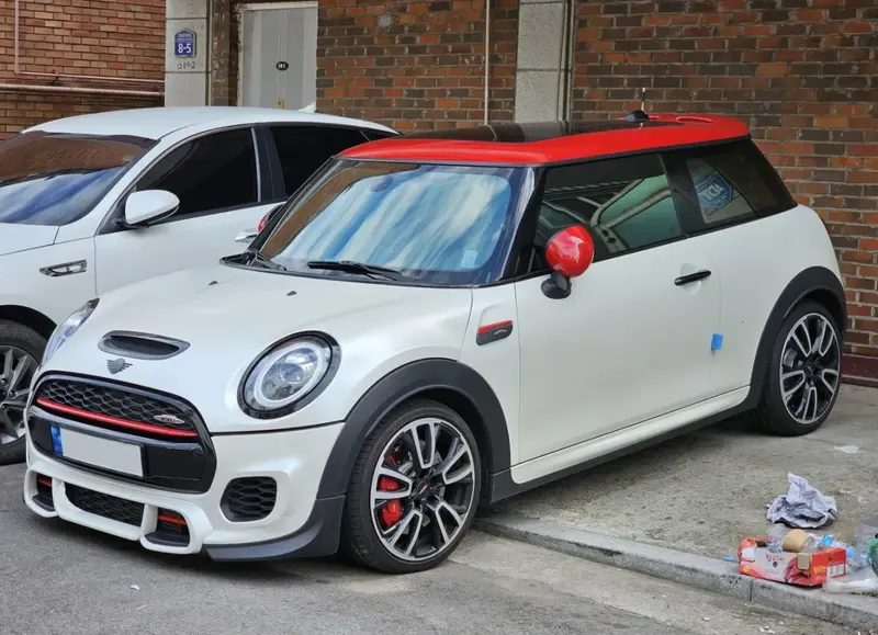 Mini Hatch - 3