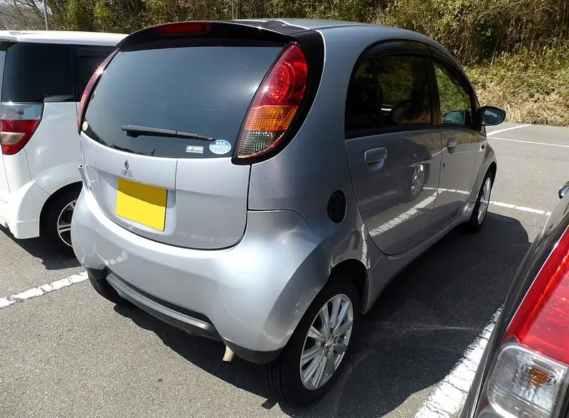 Mitsubishi i - 2