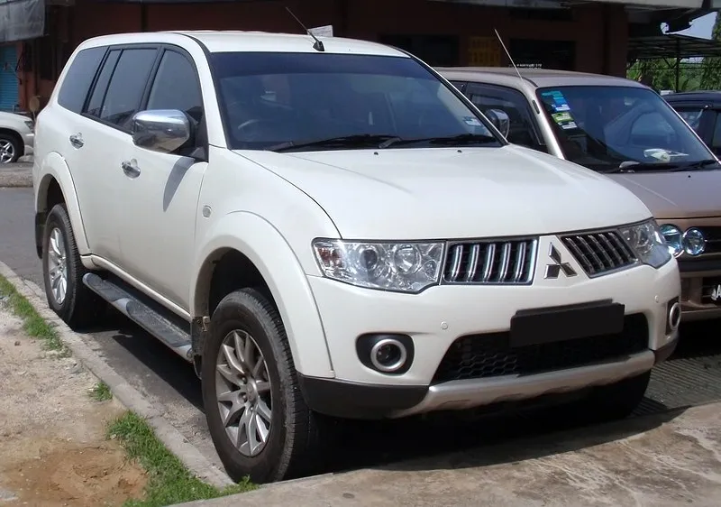 Mitsubishi Pajero Sport - 2