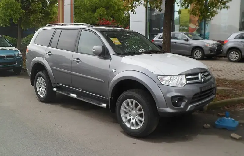 Mitsubishi Pajero Sport - 2