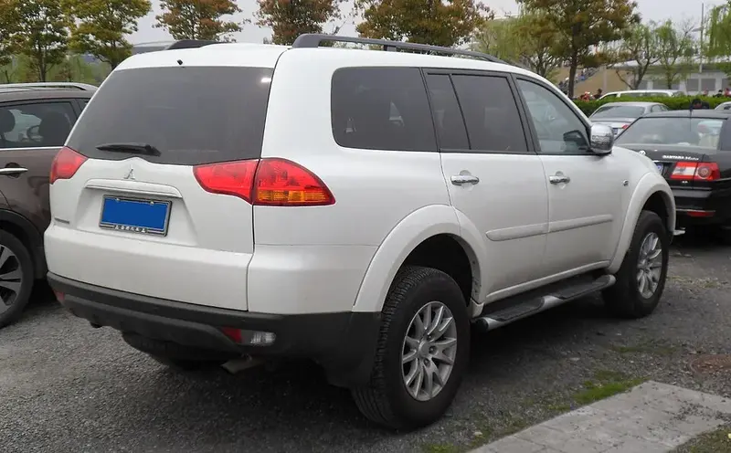 Mitsubishi Pajero Sport - 5