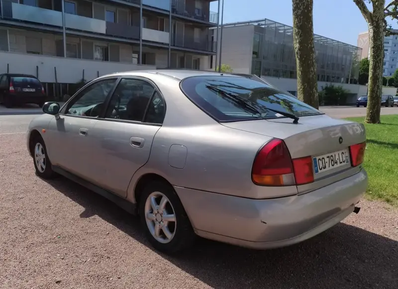 Mitsubishi Carisma - 2