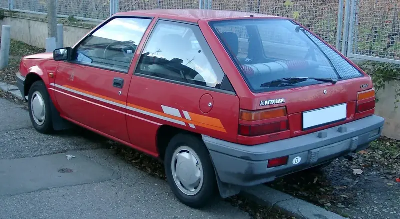 Mitsubishi Colt - 4