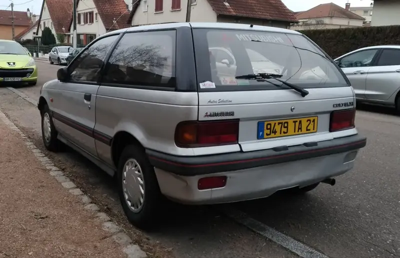 Mitsubishi Colt - 2