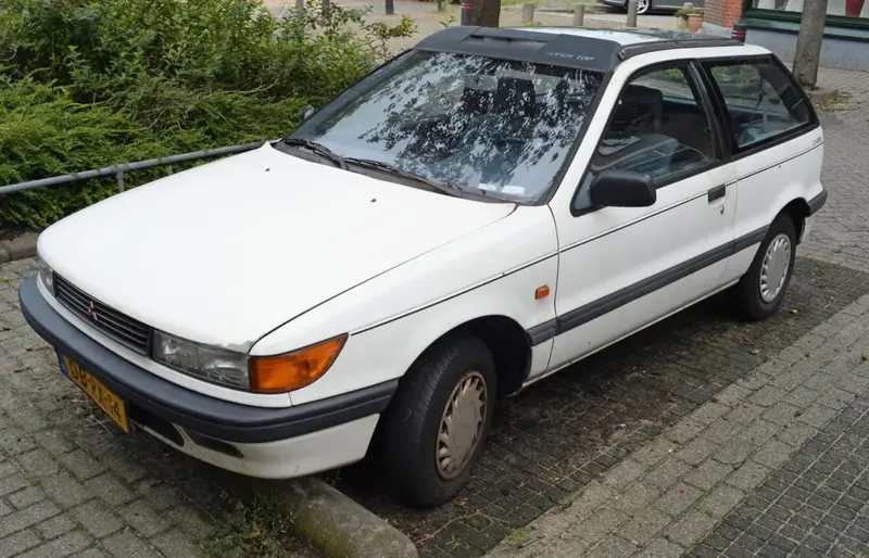Mitsubishi Colt - 3