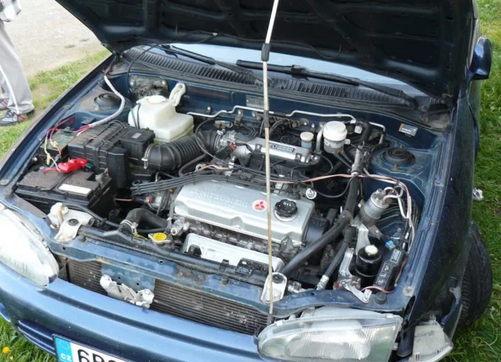 Mitsubishi Colt Colt IV (CAO)