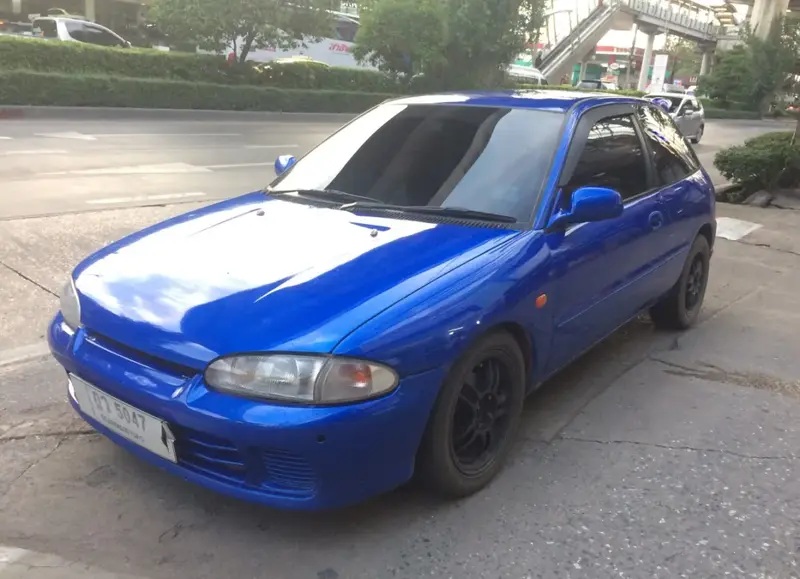 Mitsubishi Colt - 4
