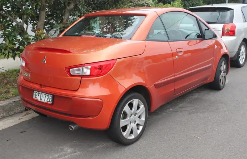 Mitsubishi Colt - 4