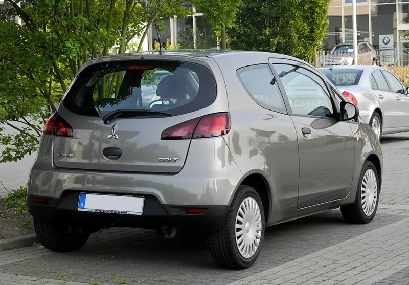 Mitsubishi Colt - 2